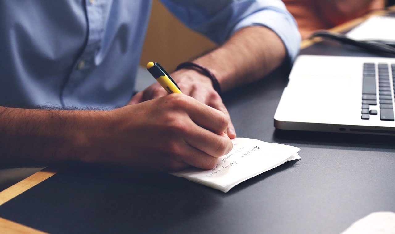 Comment écrire une lettre de démission professionnelle en 5 étapes simples ?