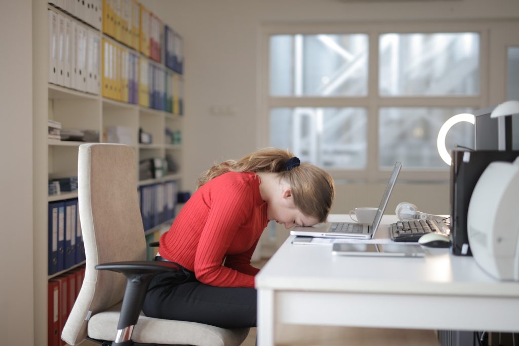 soumettre une lettre de démission à la place de quitter immédiatement