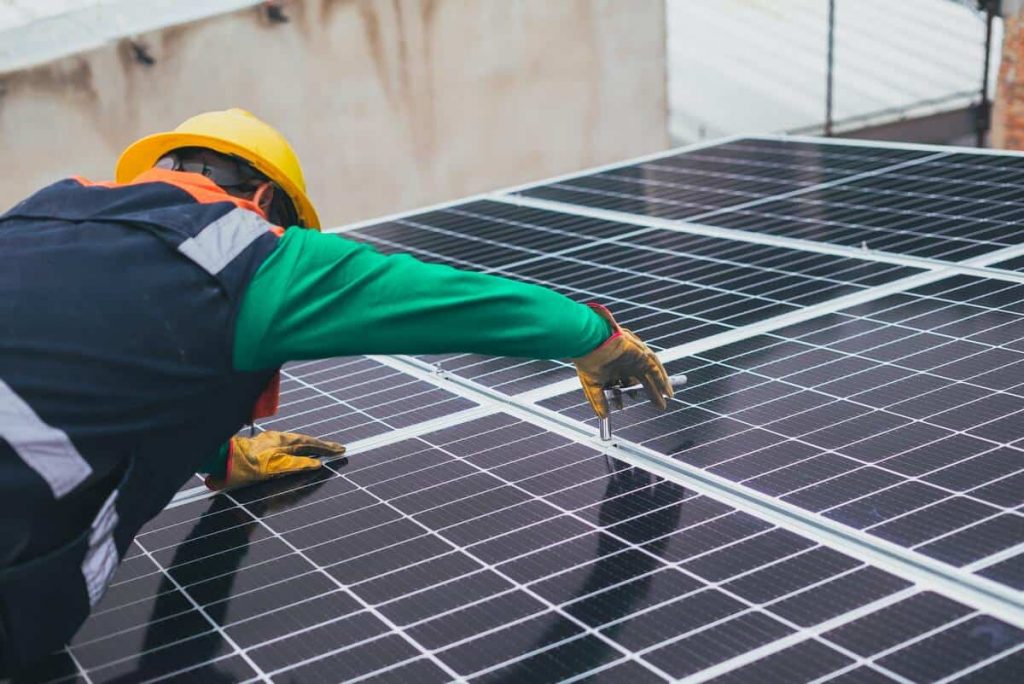 Installation de panneaux solaires