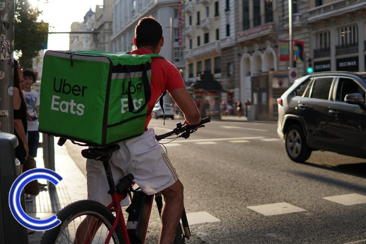 Quel sont les salaires moyens, minimum et maximum pour un livreur Uber Eats en France ?