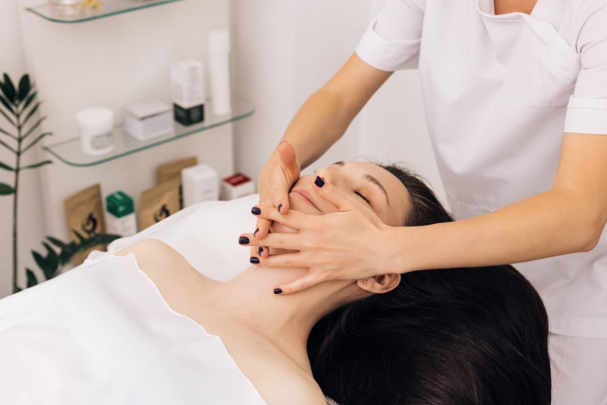 Reconversion professionnelle : tournez-vous vers l'esthétisme