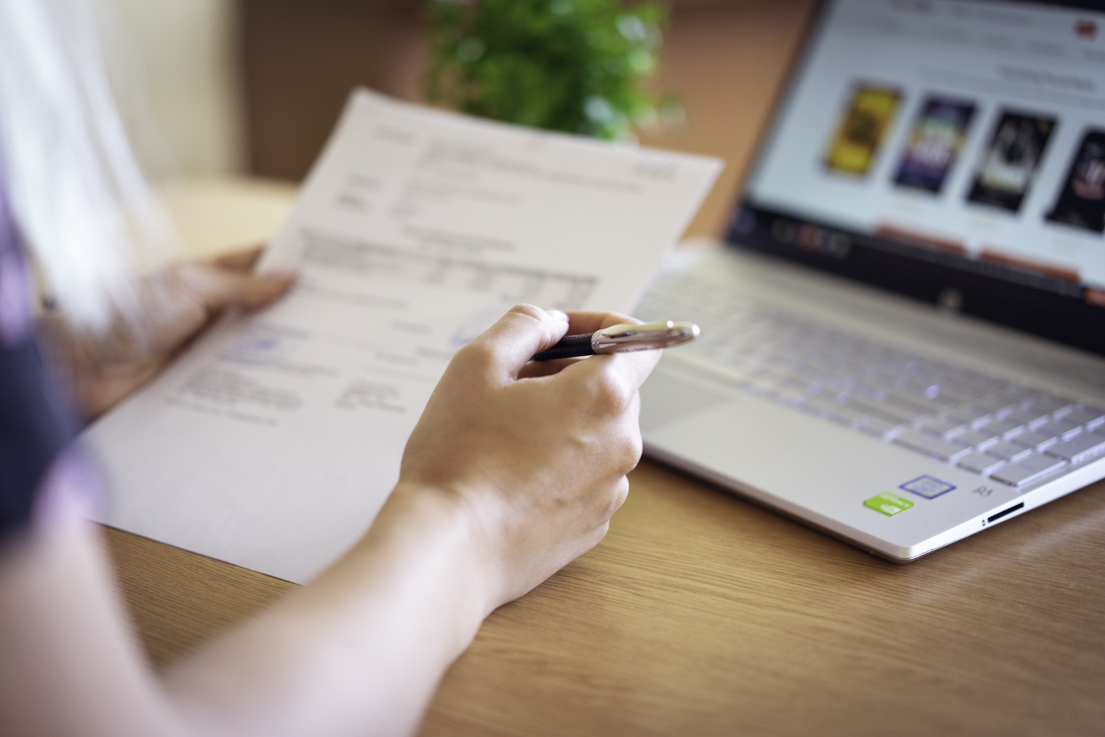 Rédaction d'une lettre de motivation pour obtenir un emploi administratif dans la fonction publique : guide et modèle